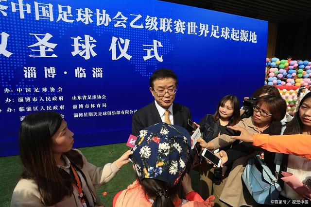 巴萨核心被挂牌出售，曼联有意引进德容